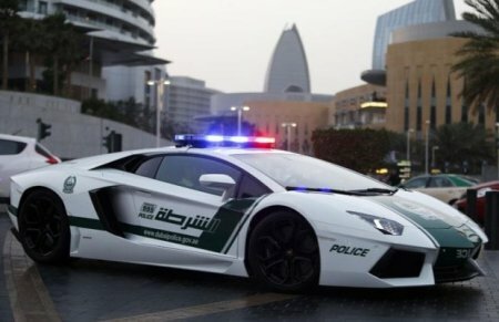 "Скромный" автопарк полиции Дубая